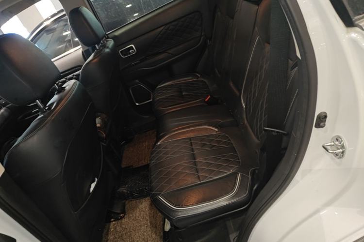 Used Mitsubishi Outlander 2020 2.4L 4x4 Zhi Xiang Edition 5 Seats Left Rear Seat