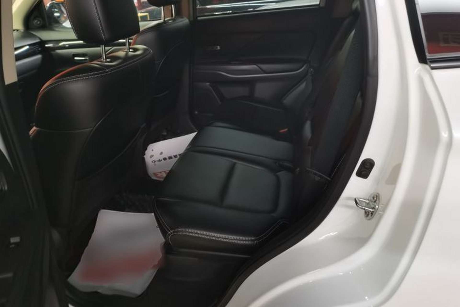 Used Mitsubishi Outlander 2020 2.0L Two-Wheel Drive Comfort Edition 5 Seats Left Rear Seat