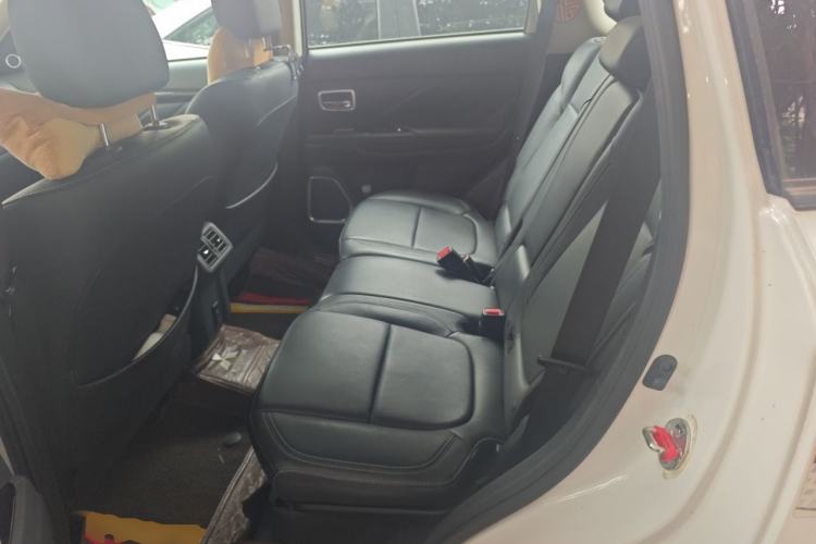 Used Mitsubishi Outlander 2020 2.0L Two-Wheel Drive Enjoyment Version 5 Seats Left Rear Seat