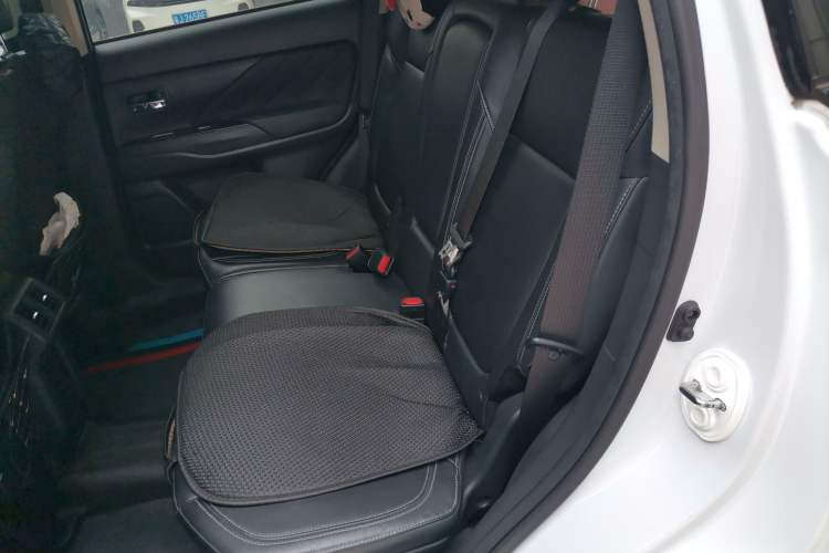 Used Mitsubishi Outlander 2020 2.0L Two-Wheel Drive Enjoyment Version 5 Seats Left Rear Seat