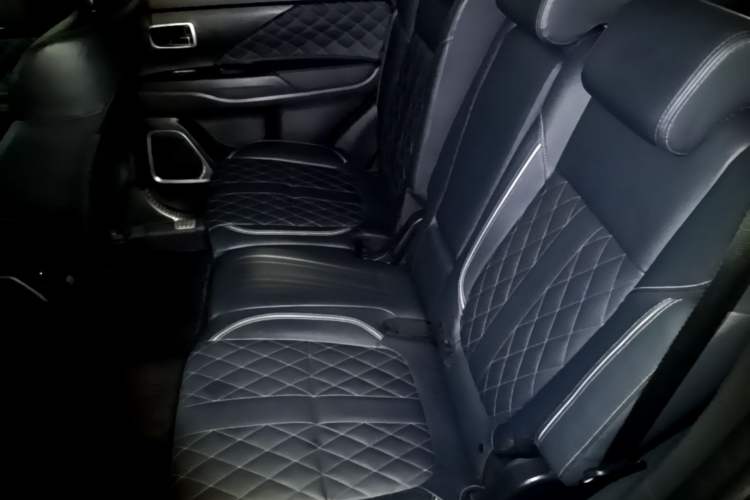 Used Mitsubishi Outlander 2020 2.4L 4x4 Zhi Xiang Edition 7-Seater Left Rear Seat