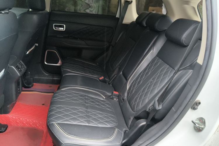 Used Mitsubishi Outlander 2020 2.4L 4x4 Zhi Xiang Edition 5 Seats Left Rear Seat
