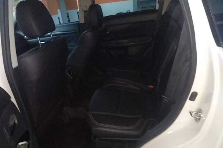 Used Mitsubishi Outlander 2020 2.0L Two-Wheel Drive Enjoyment Version 5 Seats Left Rear Seat