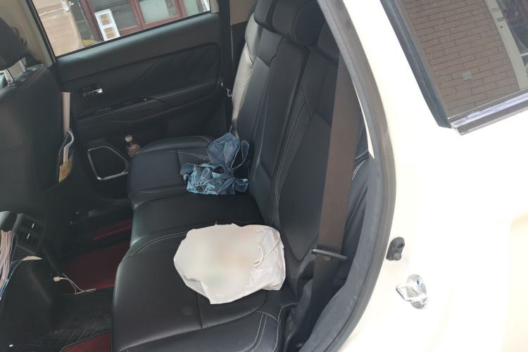 Used Mitsubishi Outlander 2020 2.0L Two-Wheel Drive Enjoyment Version 5 Seats Left Rear Seat