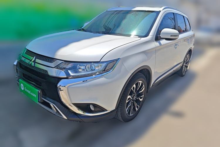 Used Mitsubishi Outlander 2020 2.0L Two-Wheel Drive Comfort Edition 7-Seater Guazi used car, China used car export, Used car for sale, Used  cars, Cheapest cars for sale