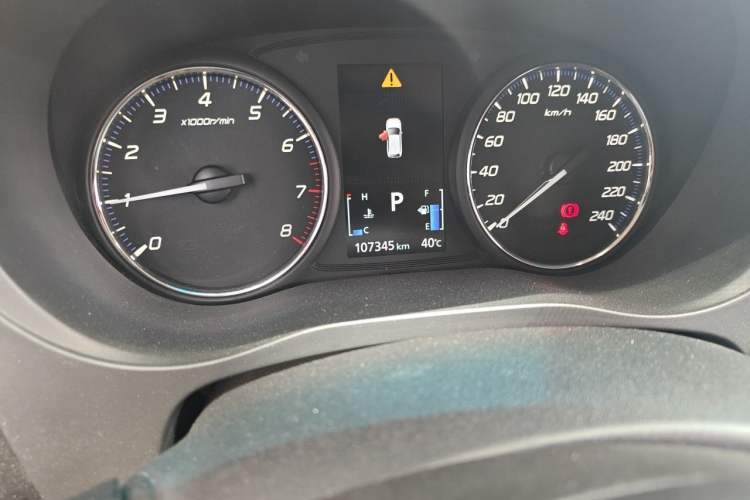 Used Mitsubishi Outlander 2020 2.0L Two-Wheel Drive Enjoyment Version 5 Seats Odometer Close Up