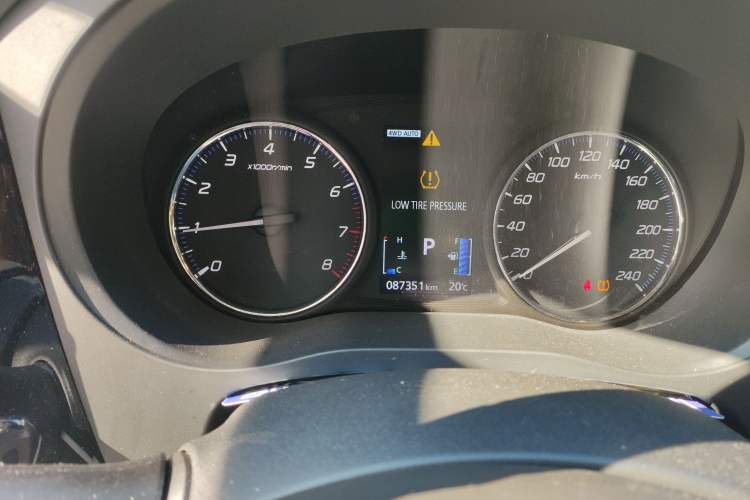 Used Mitsubishi Outlander 2020 2.4L 4x4 Zhi Xiang Edition 7-Seater Odometer Close Up
