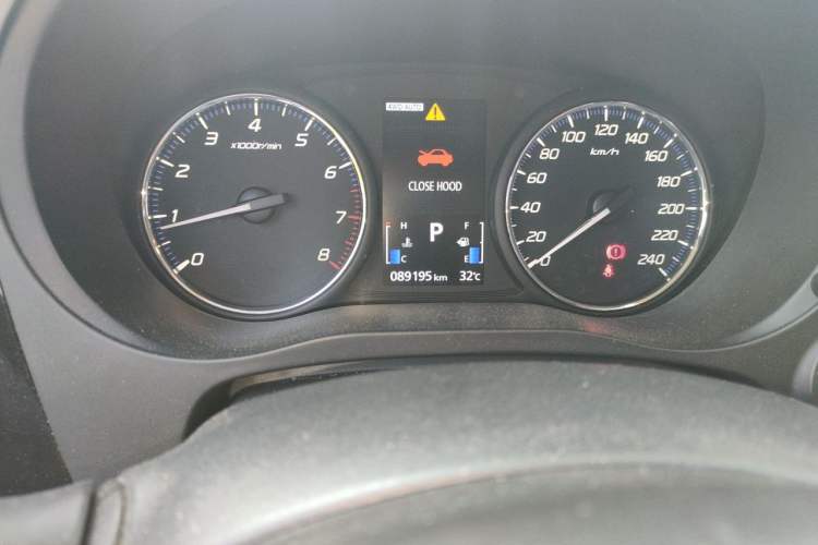 Used Mitsubishi Outlander 2020 2.4L 4x4 Zhi Xiang Edition 5 Seats Odometer Close Up