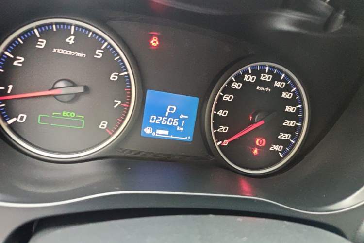 Used Mitsubishi Outlander 2020 2.0L Two-Wheel Drive Comfort Edition 5 Seats Odometer Close Up