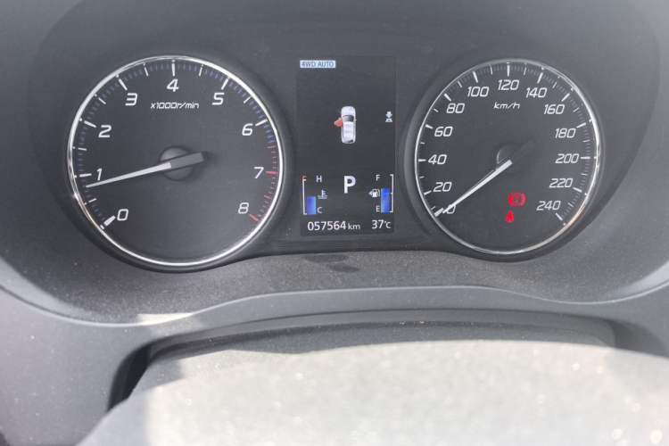 Used Mitsubishi Outlander 2020 2.4L 4x4 Zhi Xiang Edition 5 Seats Odometer Close Up