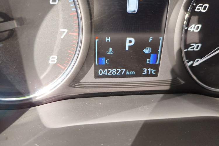 Used Mitsubishi Outlander 2020 2.4L 4x4 Zhi Xiang Edition 5 Seats Odometer Close Up