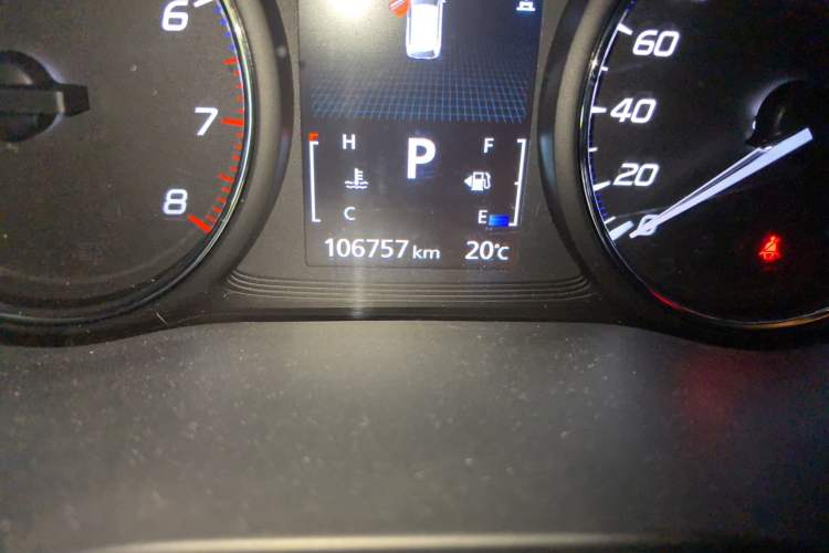 Used Mitsubishi Outlander 2020 2.4L 4x4 Zhi Xiang Edition 5 Seats Odometer Close Up