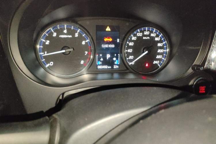 Used Mitsubishi Outlander 2020 2.0L Two-Wheel Drive Enjoyment Version 5 Seats Odometer Close Up