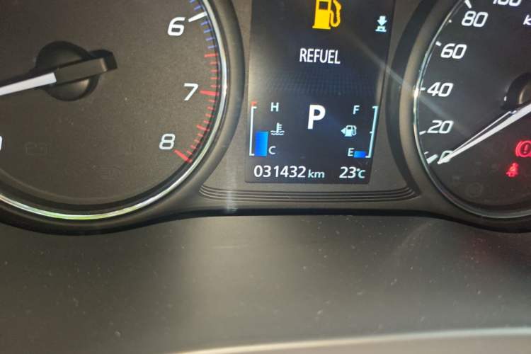 Used Mitsubishi Outlander 2020 2.0L Two-Wheel Drive Enjoyment Version 5 Seats Odometer Close Up