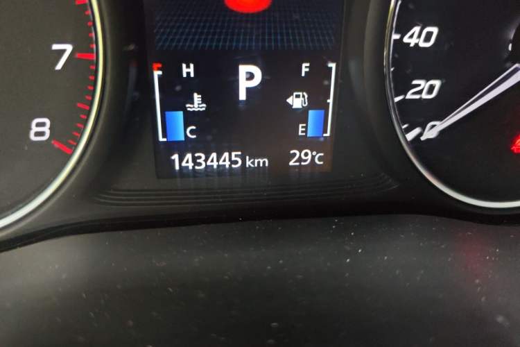 Used Mitsubishi Outlander 2020 2.4L 4x4 Zhi Xiang Edition 7-Seater Odometer Close Up