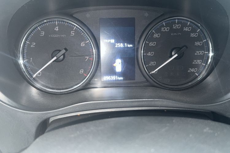 Used Mitsubishi Outlander 2020 2.4L 4x4 Zhi Xiang Edition 5 Seats Odometer Close Up