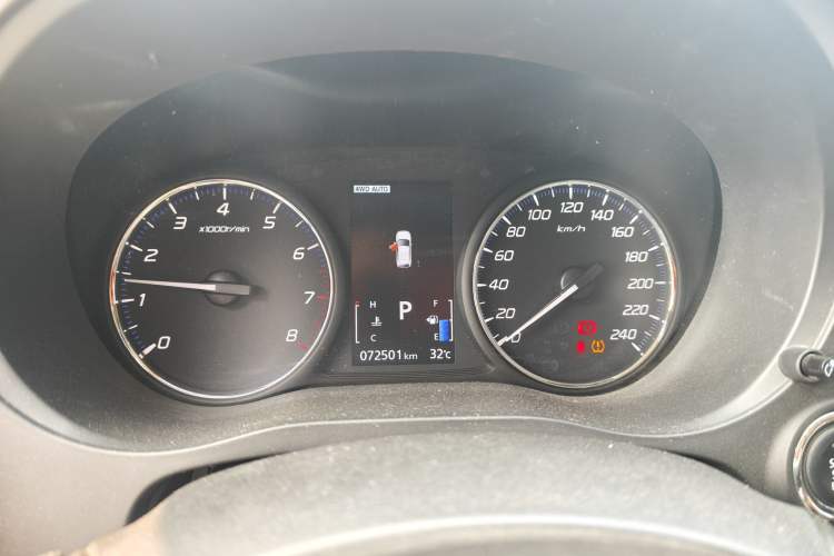 Used Mitsubishi Outlander 2020 2.4L 4x4 Zhi Xiang Edition 5 Seats Odometer Close Up