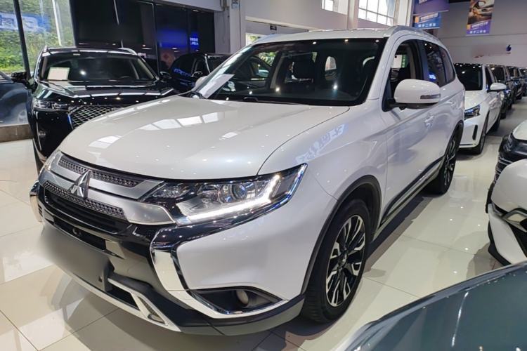 Used Mitsubishi Outlander 2020 2.0L Two-Wheel Drive Comfort Edition 7-Seater Guazi used car, China used car export, Used car for sale, Used Mitsubishi cars, Cheapest cars for sale