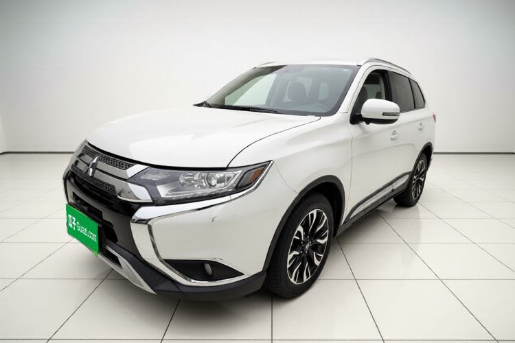Used Mitsubishi Outlander 2020 2.0L Two-Wheel Drive Enjoyment Version 5 Seats Guazi used car, China used car export, Used car for sale, Used cars, Cheapest cars for sale