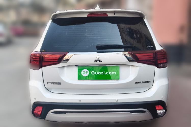 Used Mitsubishi Outlander 2020 2.4L 4x4 Zhi Xiang Edition 5 Seats Rear