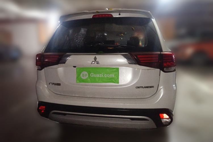 Used Mitsubishi Outlander 2020 2.0L Two-Wheel Drive Comfort Edition 7-Seater Rear