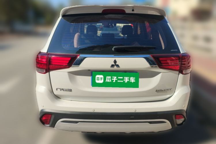 Used Mitsubishi Outlander 2020 2.4L 4x4 Zhi Xiang Edition 7-Seater Rear