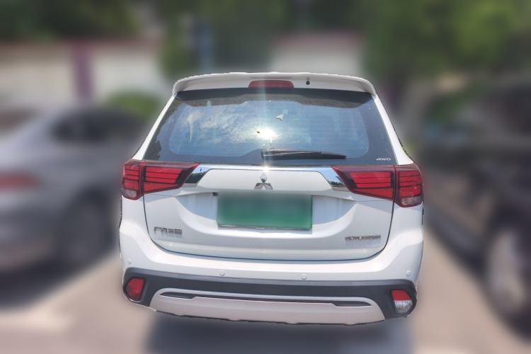 Used Mitsubishi Outlander 2020 2.4L 4x4 Zhi Xiang Edition 5 Seats Rear