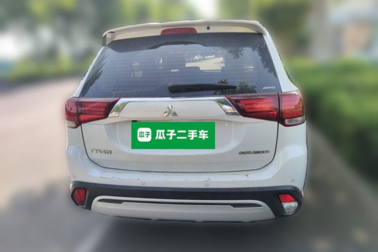 Used Mitsubishi Outlander 2020 2.4L 4x4 Zhi Xiang Edition 5 Seats Rear