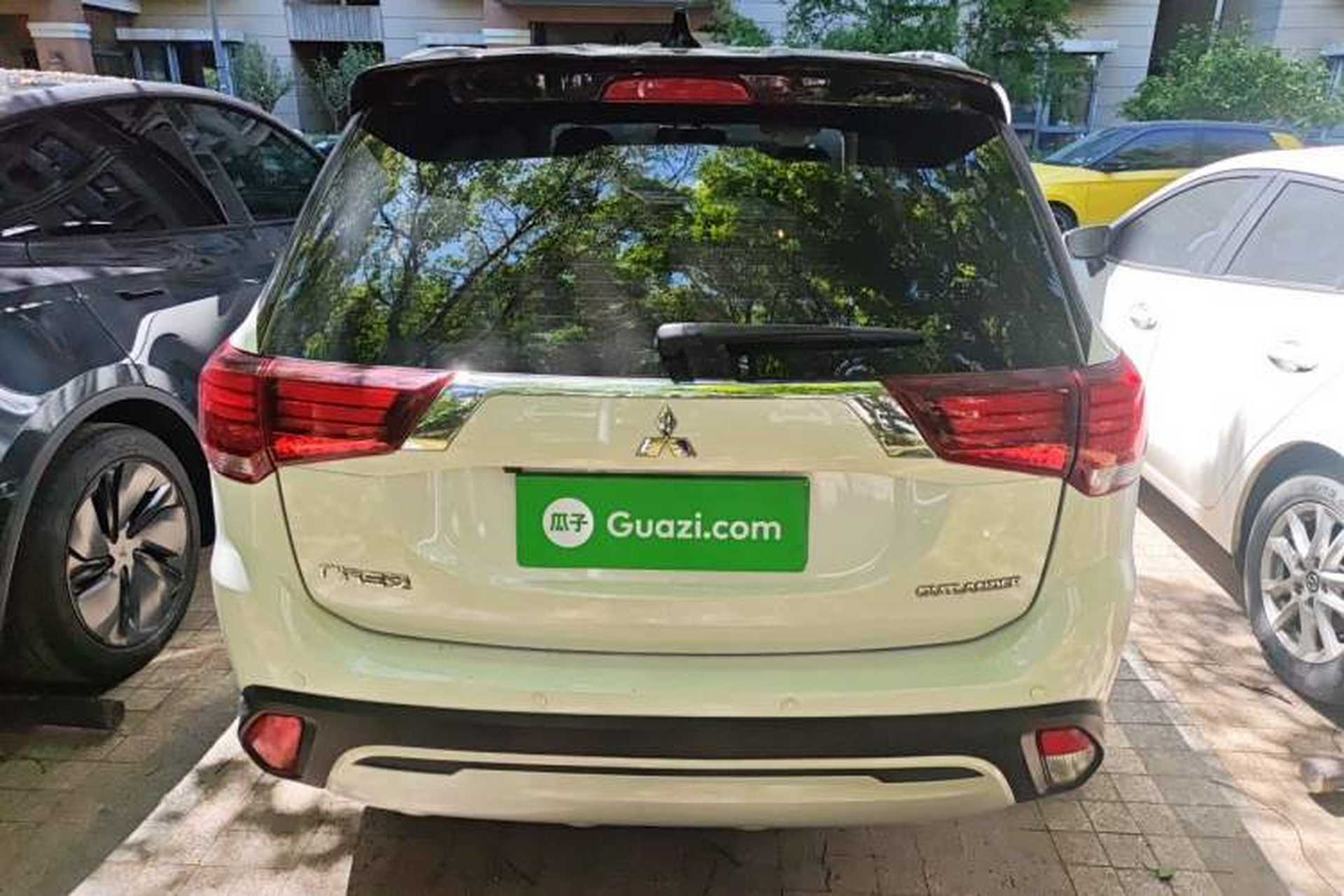 Used Mitsubishi Outlander 2020 2.0L Two-Wheel Drive Enjoyment Version 5 Seats Rear