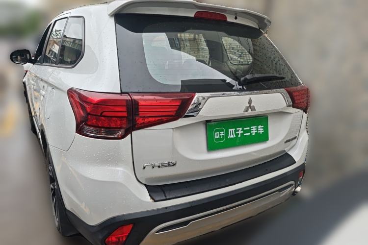 Used Mitsubishi Outlander 2020 2.0L Two-Wheel Drive Comfort Edition 5 Seats Rear