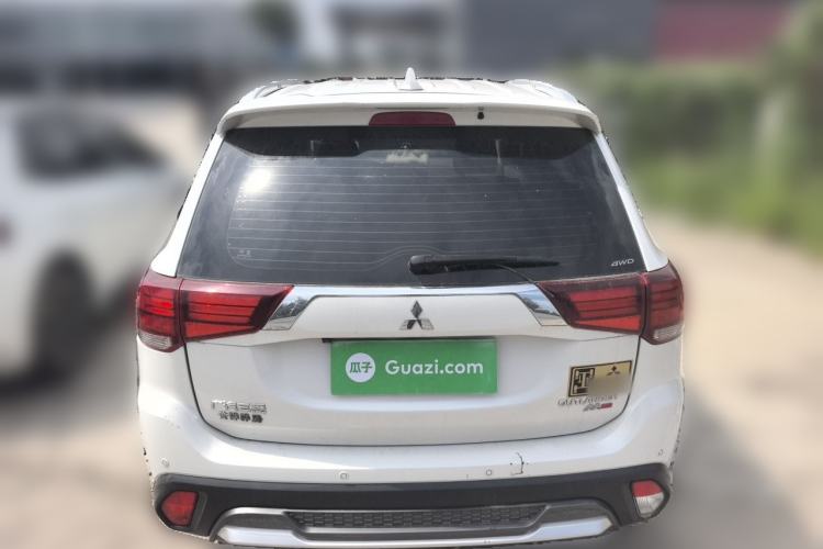 Used Mitsubishi Outlander 2020 2.4L 4x4 Zhi Xiang Edition 5 Seats Rear
