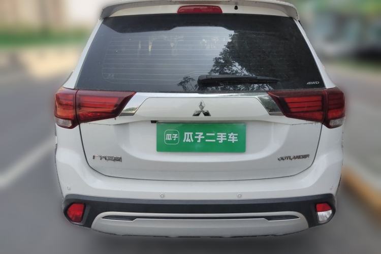 Used Mitsubishi Outlander 2020 2.4L 4x4 Zhi Xiang Edition 5 Seats Rear