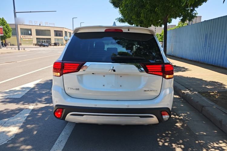 Used Mitsubishi Outlander 2020 2.4L 4x4 Zhi Xiang Edition 7-Seater Rear