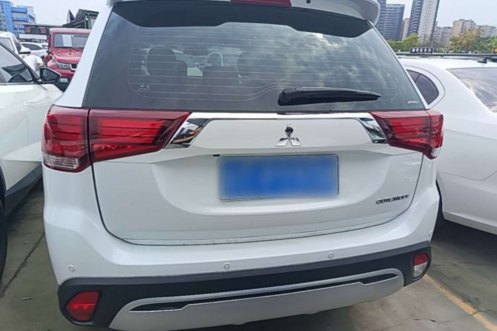 Used Mitsubishi Outlander 2020 2.4L 4x4 Zhi Xiang Edition 7-Seater Rear
