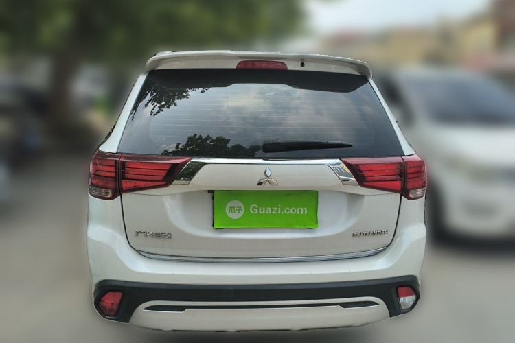 Used Mitsubishi Outlander 2020 2.0L Two-Wheel Drive Comfort Edition 5 Seats Rear