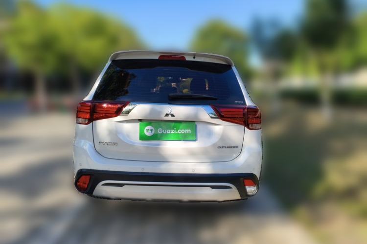 Used Mitsubishi Outlander 2020 2.4L 4x4 Zhi Xiang Edition 5 Seats Rear