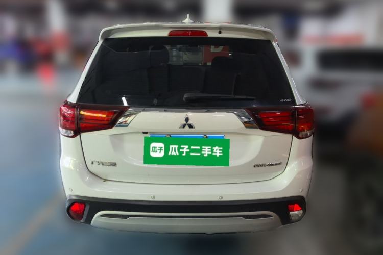 Used Mitsubishi Outlander 2020 2.4L 4x4 Zhi Xiang Edition 5 Seats Rear