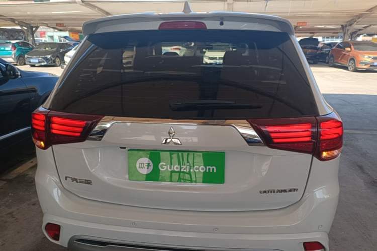 Used Mitsubishi Outlander 2020 2.0L Two-Wheel Drive Comfort Edition 5 Seats Rear