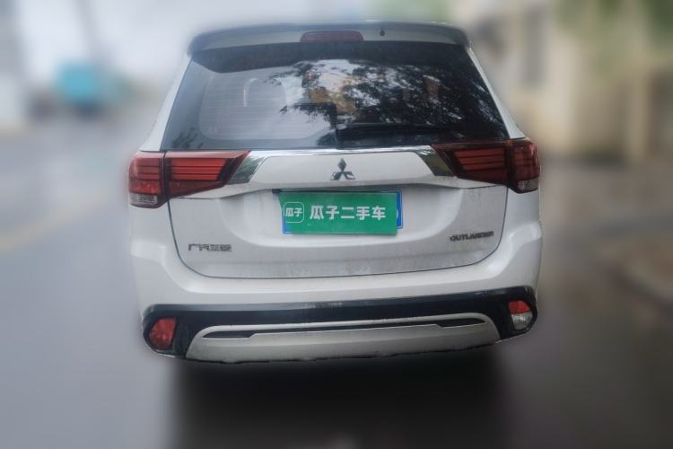 Used Mitsubishi Outlander 2020 2.0L Two-Wheel Drive Enjoyment Version 5 Seats Rear