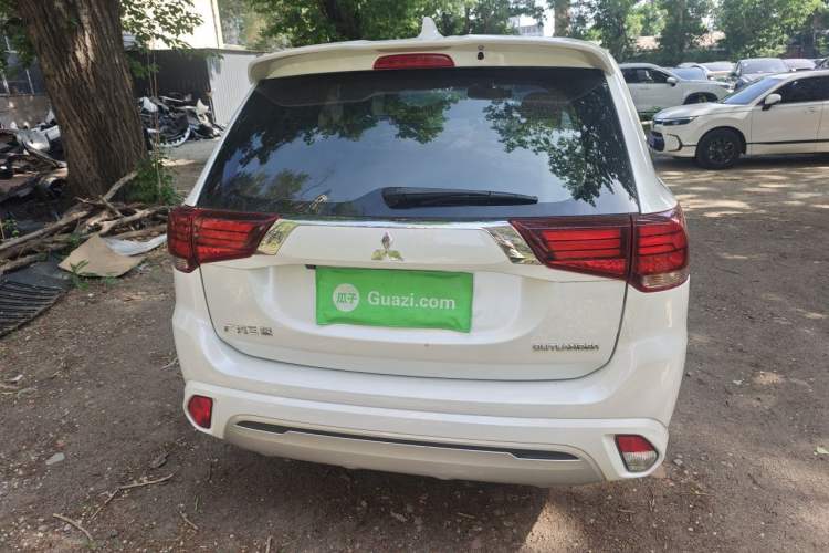 Used Mitsubishi Outlander 2020 2.0L Two-Wheel Drive Comfort Edition 5 Seats Rear
