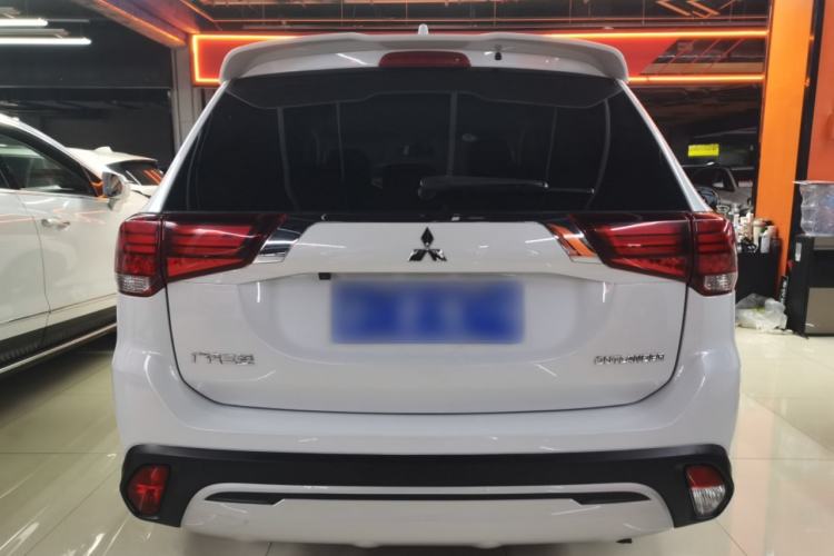 Used Mitsubishi Outlander 2020 2.0L Two-Wheel Drive Comfort Edition 5 Seats Rear