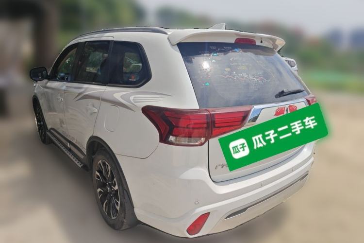 Used Mitsubishi Outlander 2020 2.0L Two-Wheel Drive Enjoyment Version 5 Seats Rear Left 45 Deg