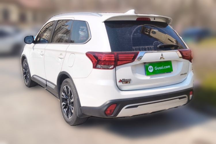 Used Mitsubishi Outlander 2020 2.0L Two-Wheel Drive Enjoyment Version 5 Seats Rear Left 45 Deg