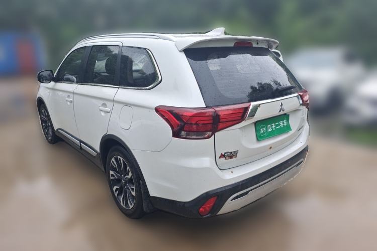 Used Mitsubishi Outlander 2020 2.0L Two-Wheel Drive Enjoyment Version 5 Seats Rear Left 45 Deg