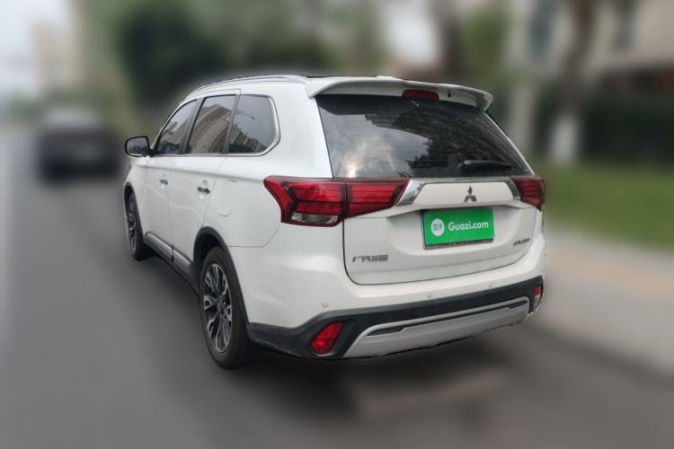 Used Mitsubishi Outlander 2020 2.4L 4x4 Zhi Xiang Edition 5 Seats Rear Left 45 Deg