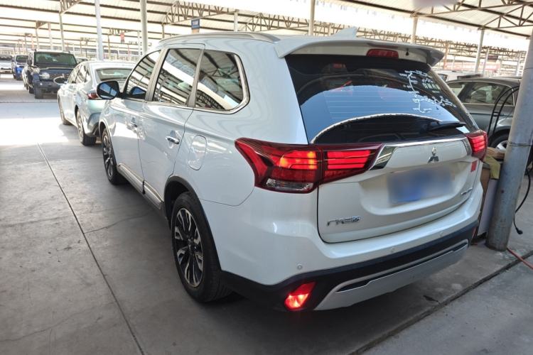 Used Mitsubishi Outlander 2020 2.4L 4x4 Zhi Xiang Edition 7-Seater Rear Left 45 Deg