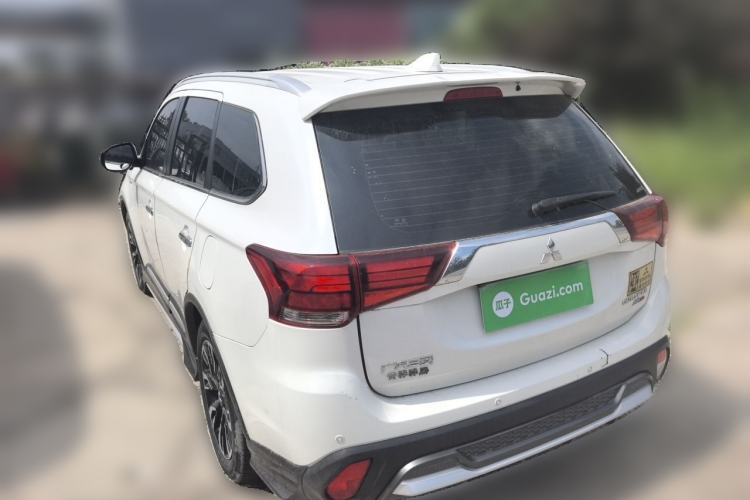 Used Mitsubishi Outlander 2020 2.4L 4x4 Zhi Xiang Edition 5 Seats Rear Left 45 Deg