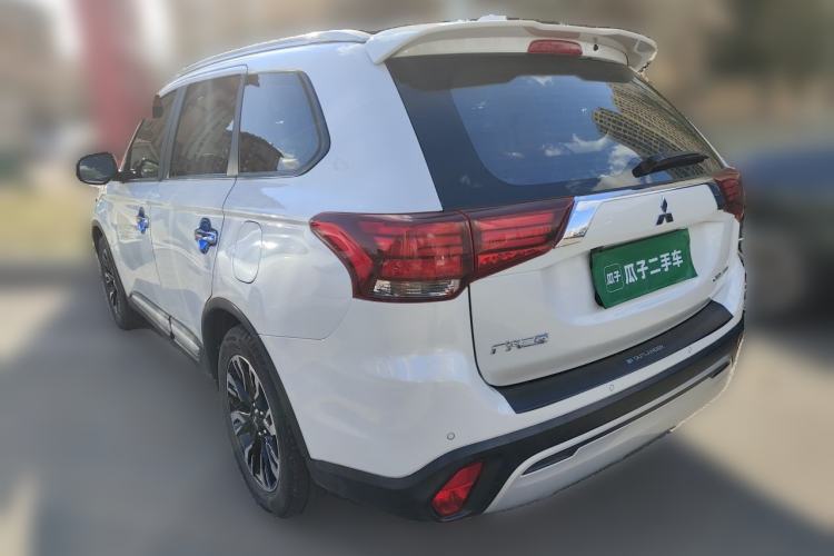 Used Mitsubishi Outlander 2020 2.0L Two-Wheel Drive Comfort Edition 5 Seats Rear Left 45 Deg
