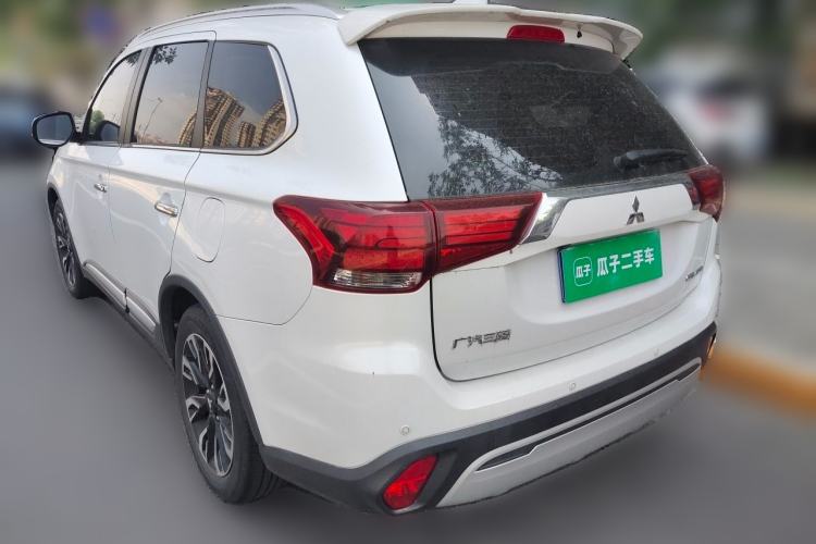 Used Mitsubishi Outlander 2020 2.4L 4x4 Zhi Xiang Edition 5 Seats Rear Left 45 Deg