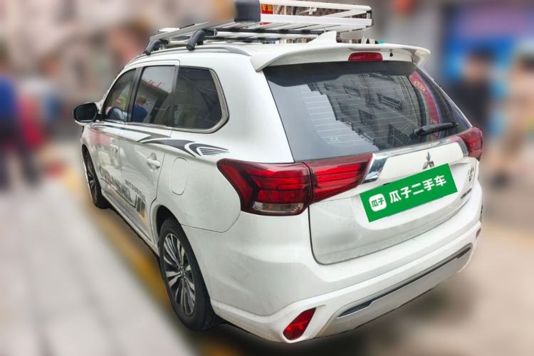 Used Mitsubishi Outlander 2020 2.0L Two-Wheel Drive Comfort Edition 7-Seater Rear Left 45 Deg